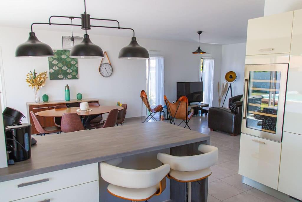 Villa Avec Piscine Chauffee Trois Chambres Saint-Sulpice-de-Royan ภายนอก รูปภาพ